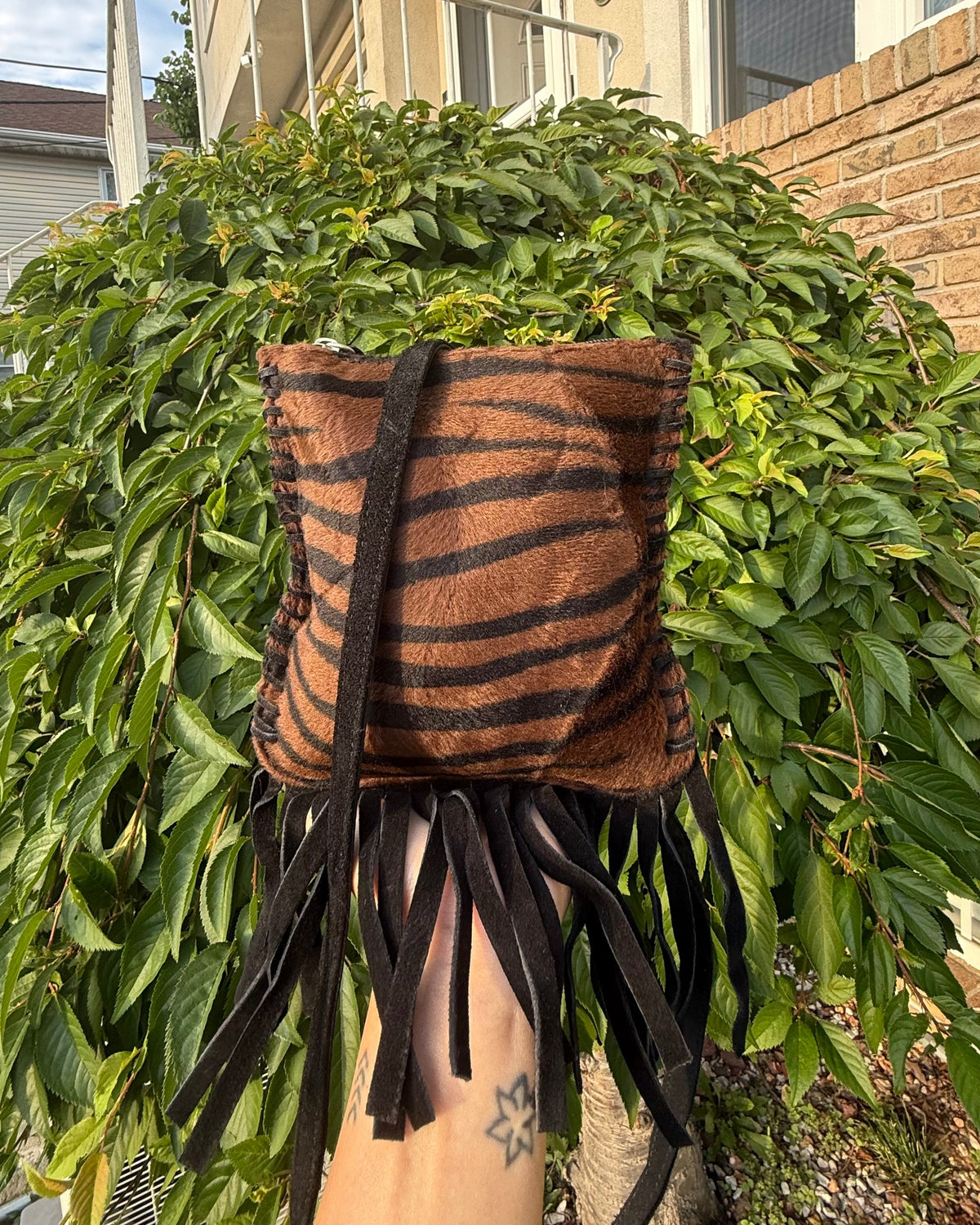 Fossil Vintage Y2K Zebra Print Fringe Crossbody Bag Brown Boho Festival Purse
