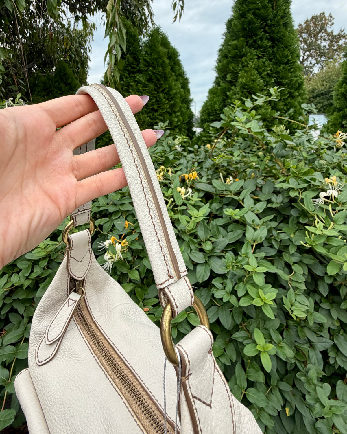 Fossil Tate Ivory Pebbled Leather Shoulder Bag Boho Slouchy Purse