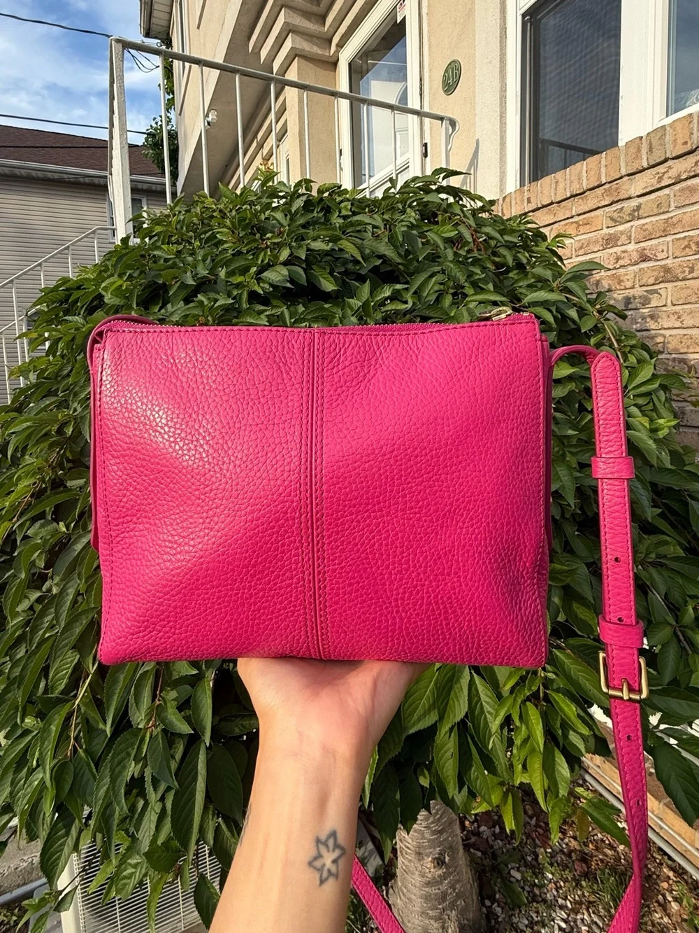 Y2K Fossil Hot Pink Pebbled Leather Crossbody Bag Fuchsia Mini Messenger Purse