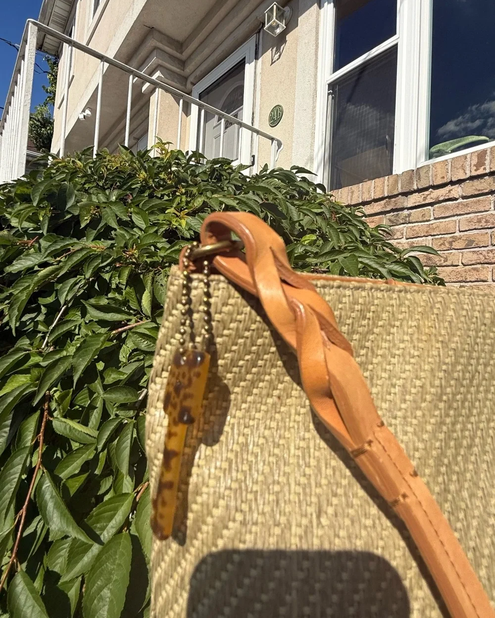 Fossil Woven Straw Shoulder Bag Tan Leather Trim Boho Beach Purse